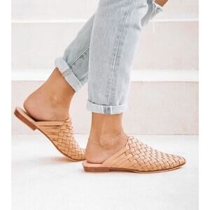 Liberte Prague EUC Woven Leather Slip On Mule in Cream EU 41 US 10
